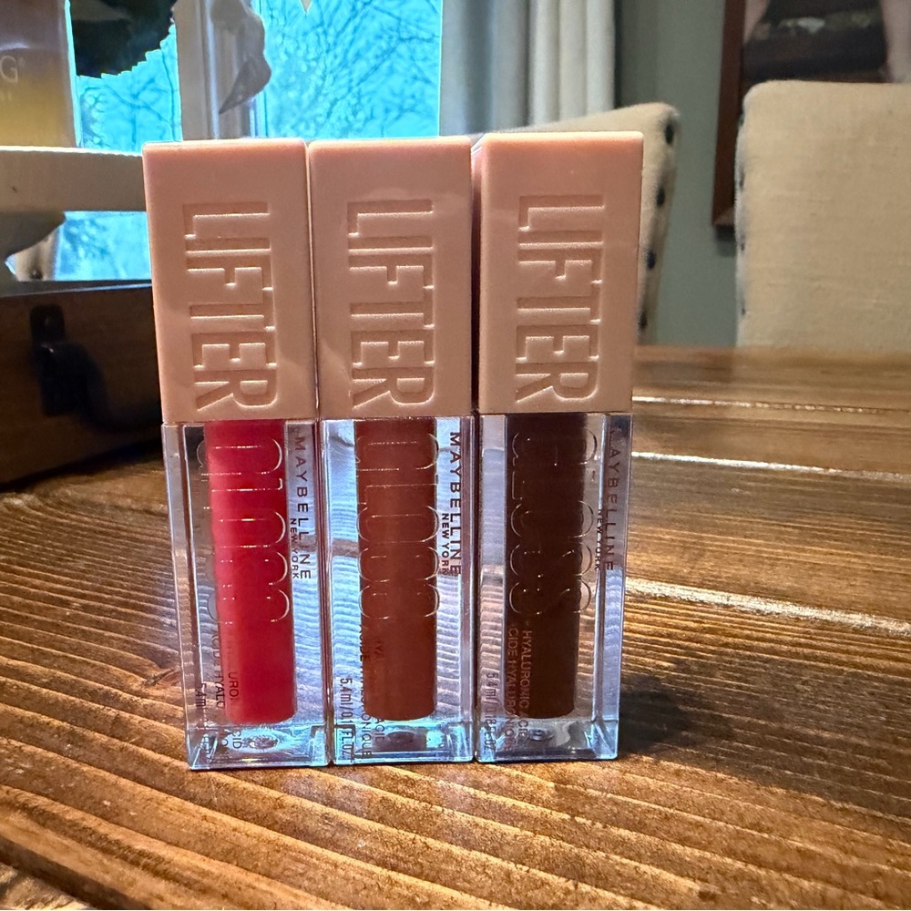 Lot of (3) Maybelline Lifter Glosses
024 BUBBLEGUM, 003 MOON, 029
TOAST NEW - Picture 1 of 3